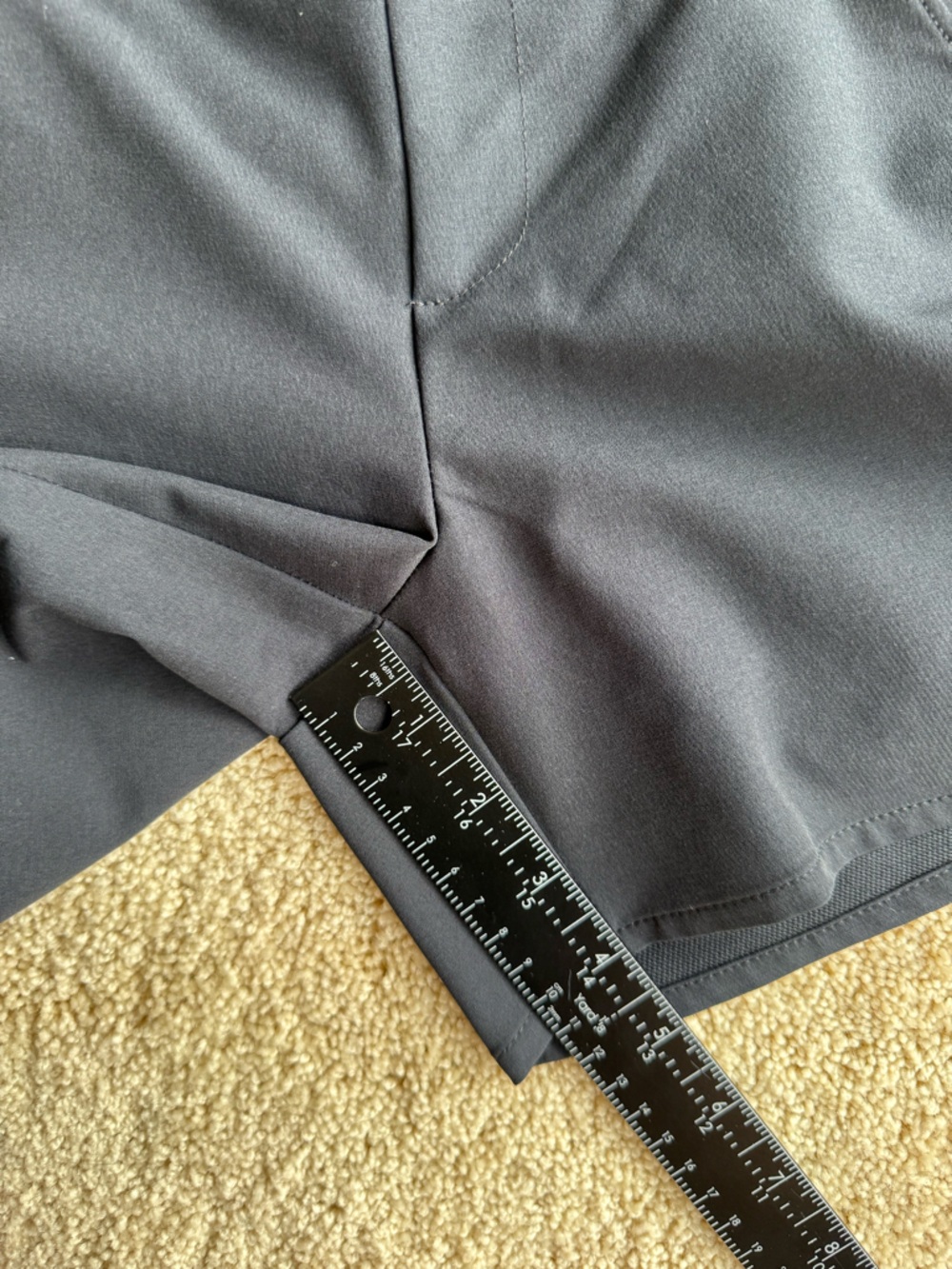Under Armour HeatGear Shorts Women MD Black Athletic Workout Running - Picture 7 of 7